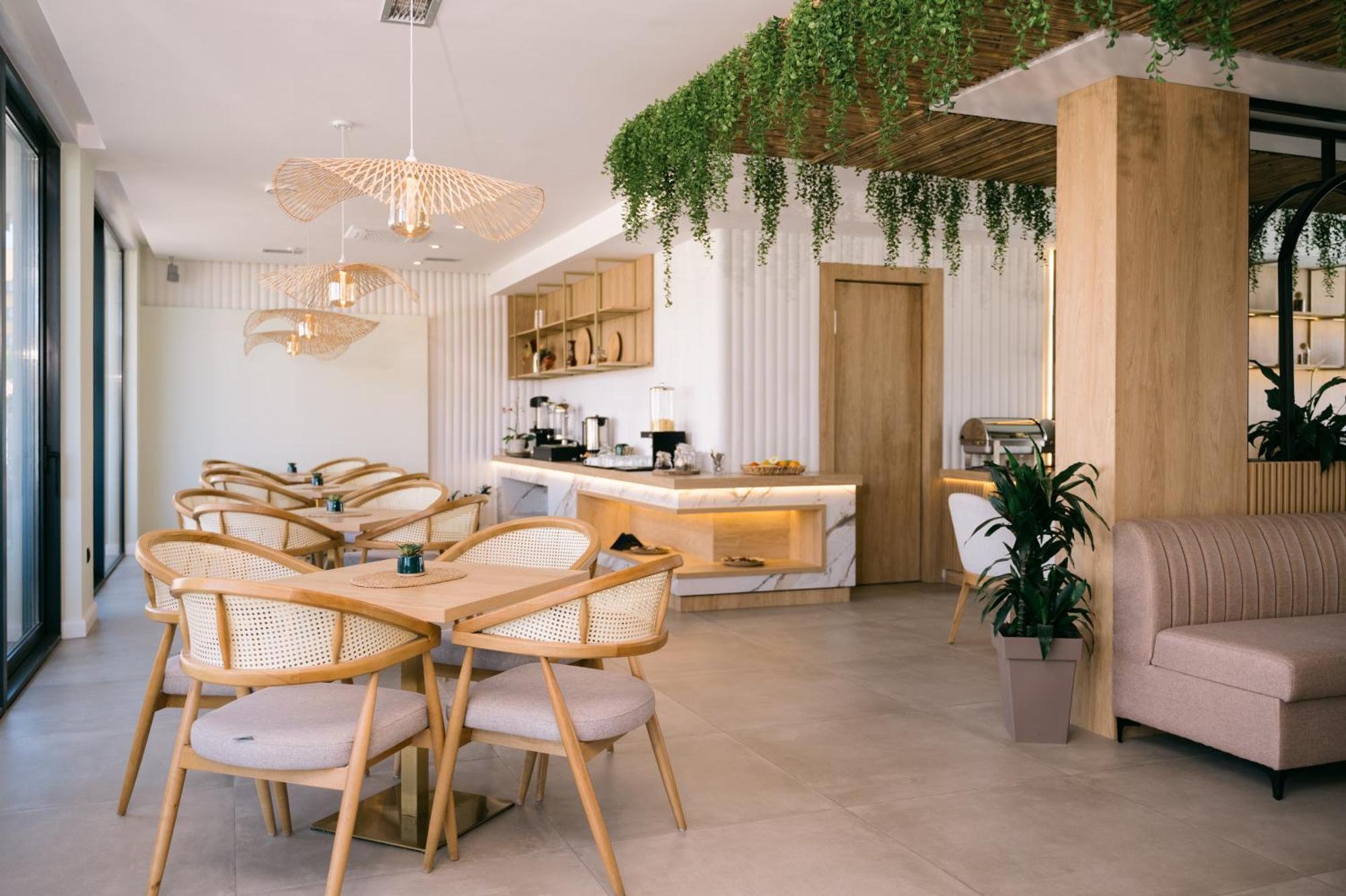Hotel Teuta أولتْسي المظهر الخارجي الصورة